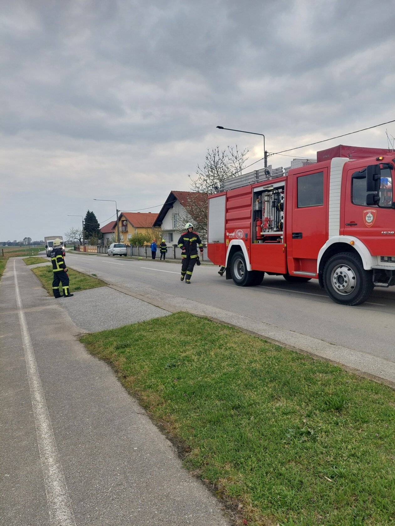 dvd podturen,požar kuće, dekanovec (2) dvd podturen,požar kuće, dekanovec (2)