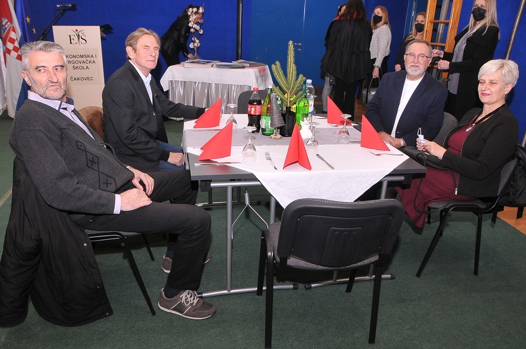 FOTO Održan prijem za umirovljene učitelje, nastavnike i suradnike u obrazovanju