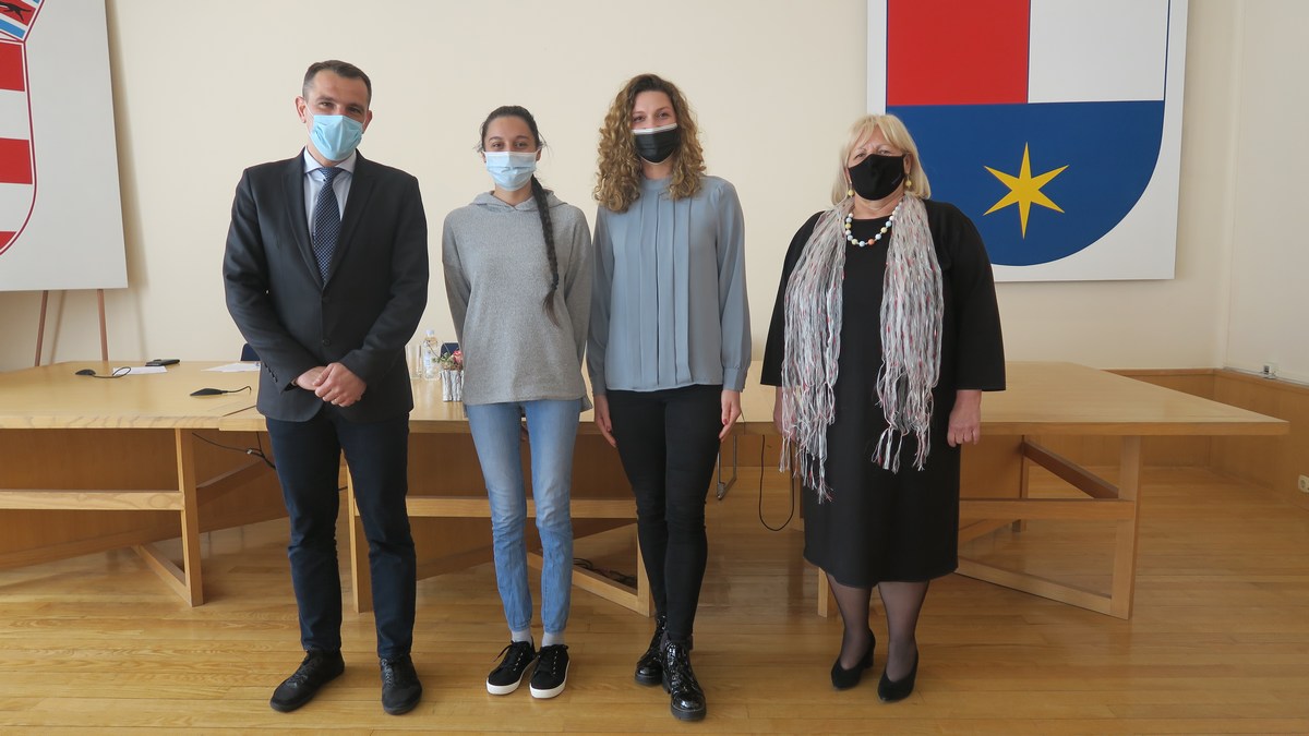 Župan Posavec pohvalio maturante, pripadnike romske nacionalne manjine