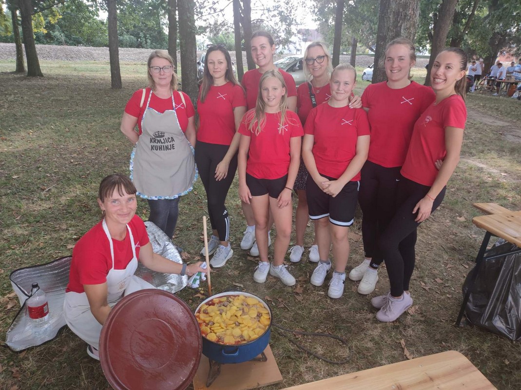 VIDEO I FOTO Vraćanje u kuhinje naših baka – kotoripske udruge pripremale tradicionalna jela VIDEO I FOTO Vraćanje u kuhinje naših baka – kotoripske udruge pripremale tradicionalna jela