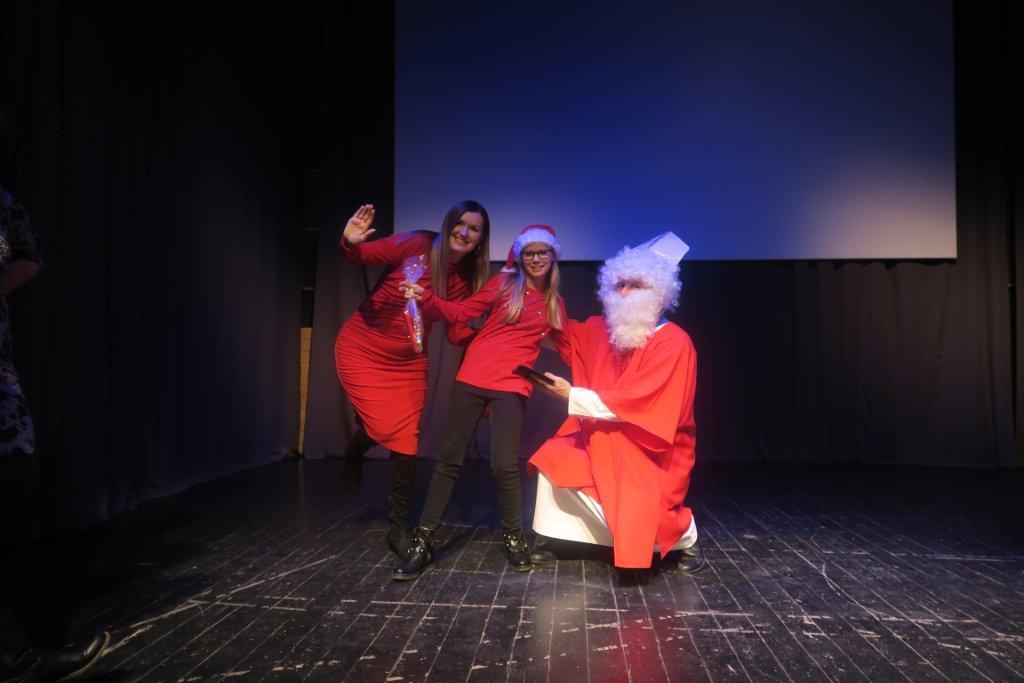 SV. NIKOLA U KOTORIBI Stotinjak mališana dočekalo omiljenog sveca