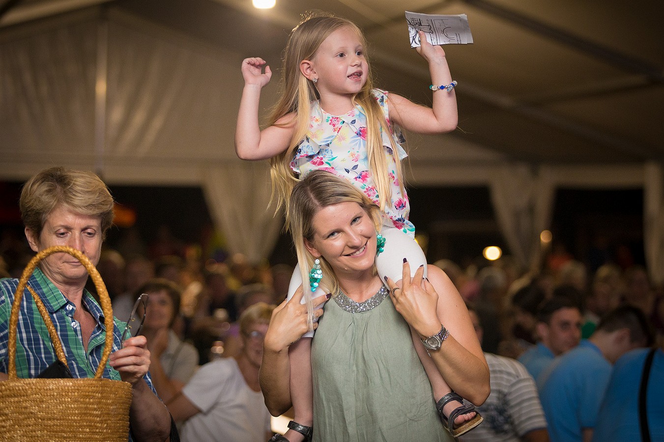 Atraktivne i seksipilne Učiteljice dobro zagrijale šator na Šuderici u Goričanu