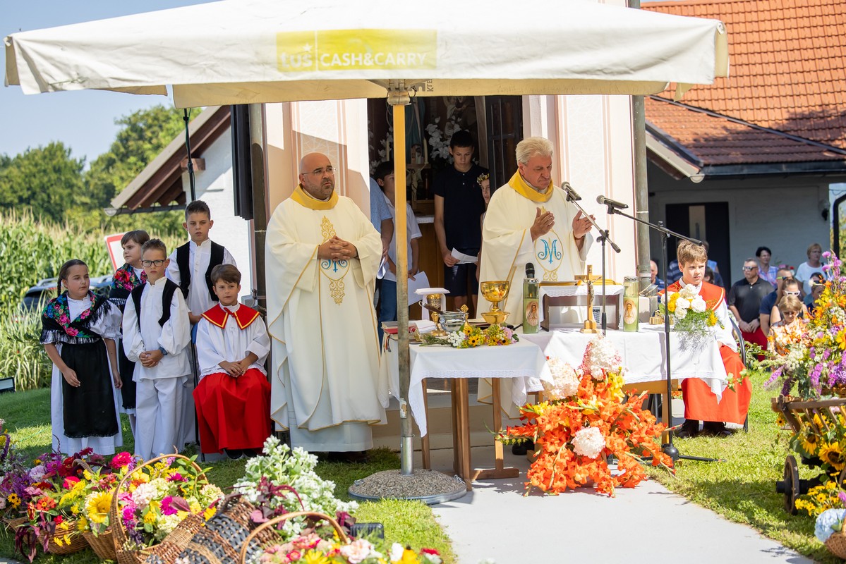 NA TOČKI PRIJATELJSTVA Susret hrvatskih i slovenskih vjernika u Šprincu