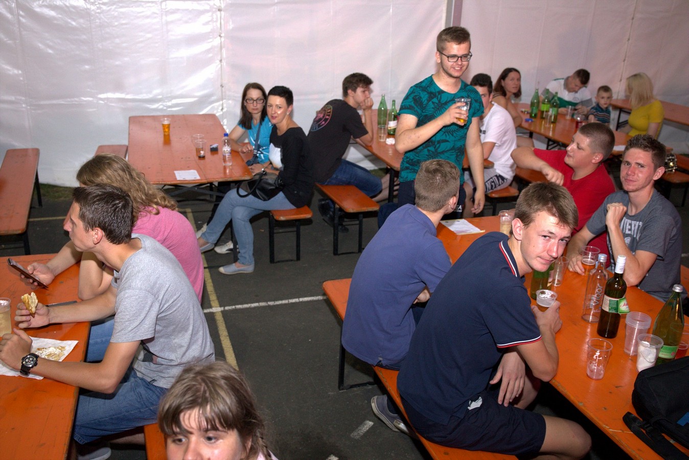 Mejaši rasplesali brojnu publiku u Palovcu