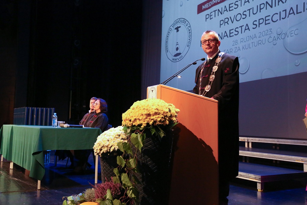 FOTO Međimursko veleučilište promoviralo 124 prvostupnika i magistra