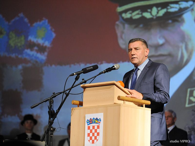 324113794dsc8664313245