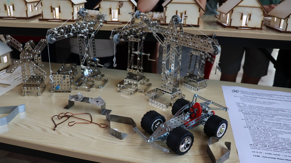 Stotinu djece na kampu tehničke kulture