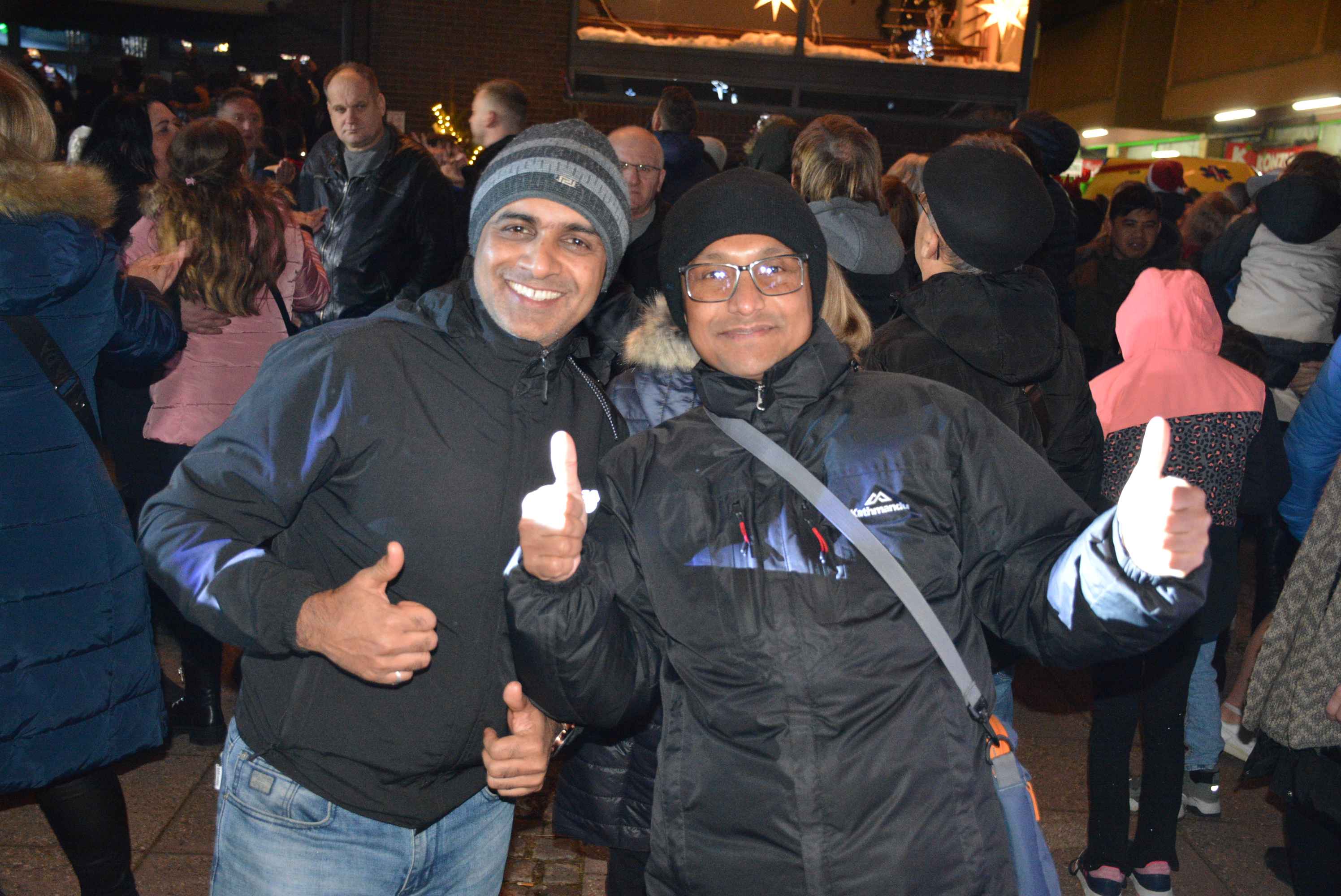 FOTO/VIDEO Čakovec veselo proslavio dolazak 2024. uz ritam ‘Noćne smjene’ i puni trg