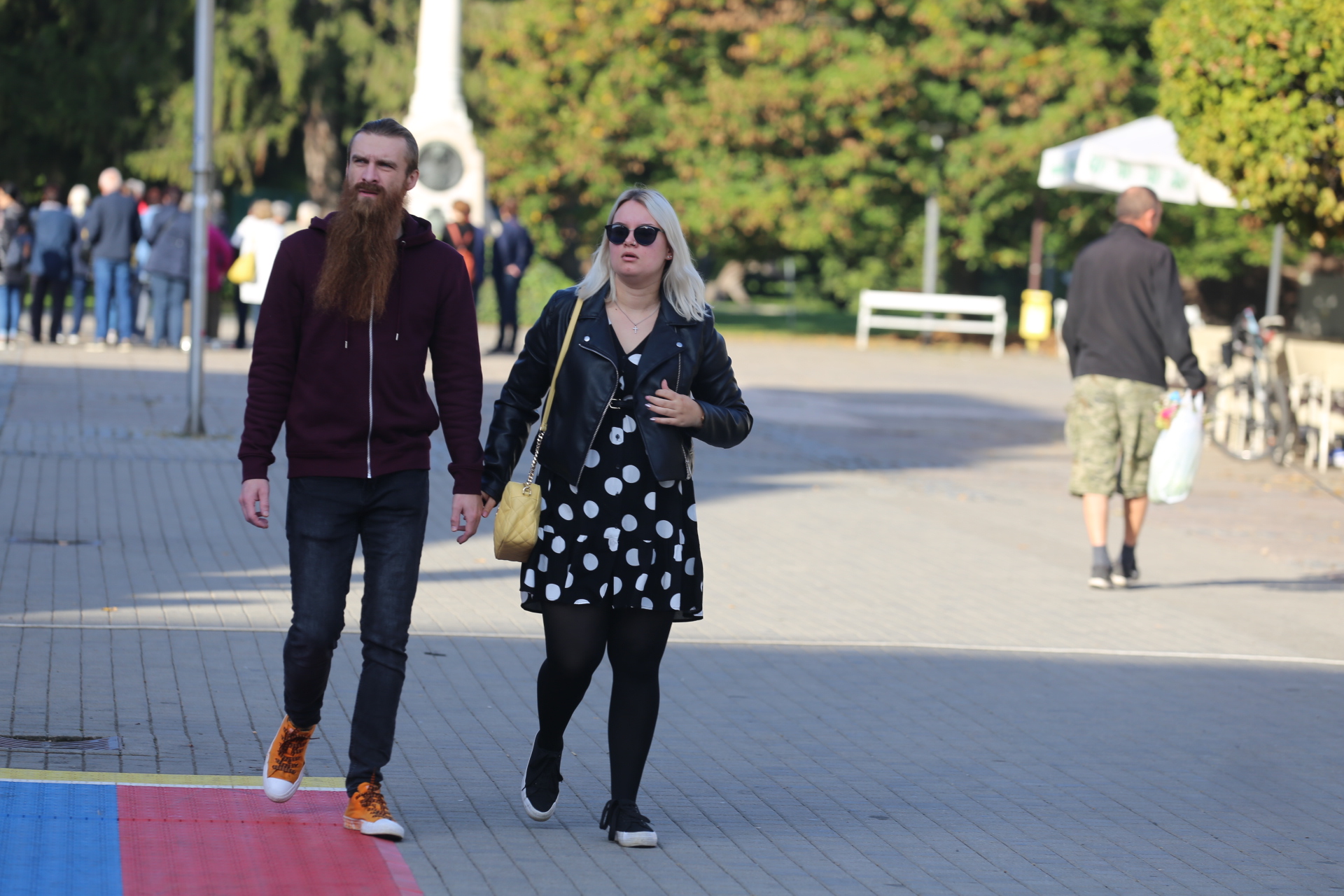 KLIKOM PO ČAKOVCU Prva sunčana subota u listopadu izmamila vesele šetače u centar grada