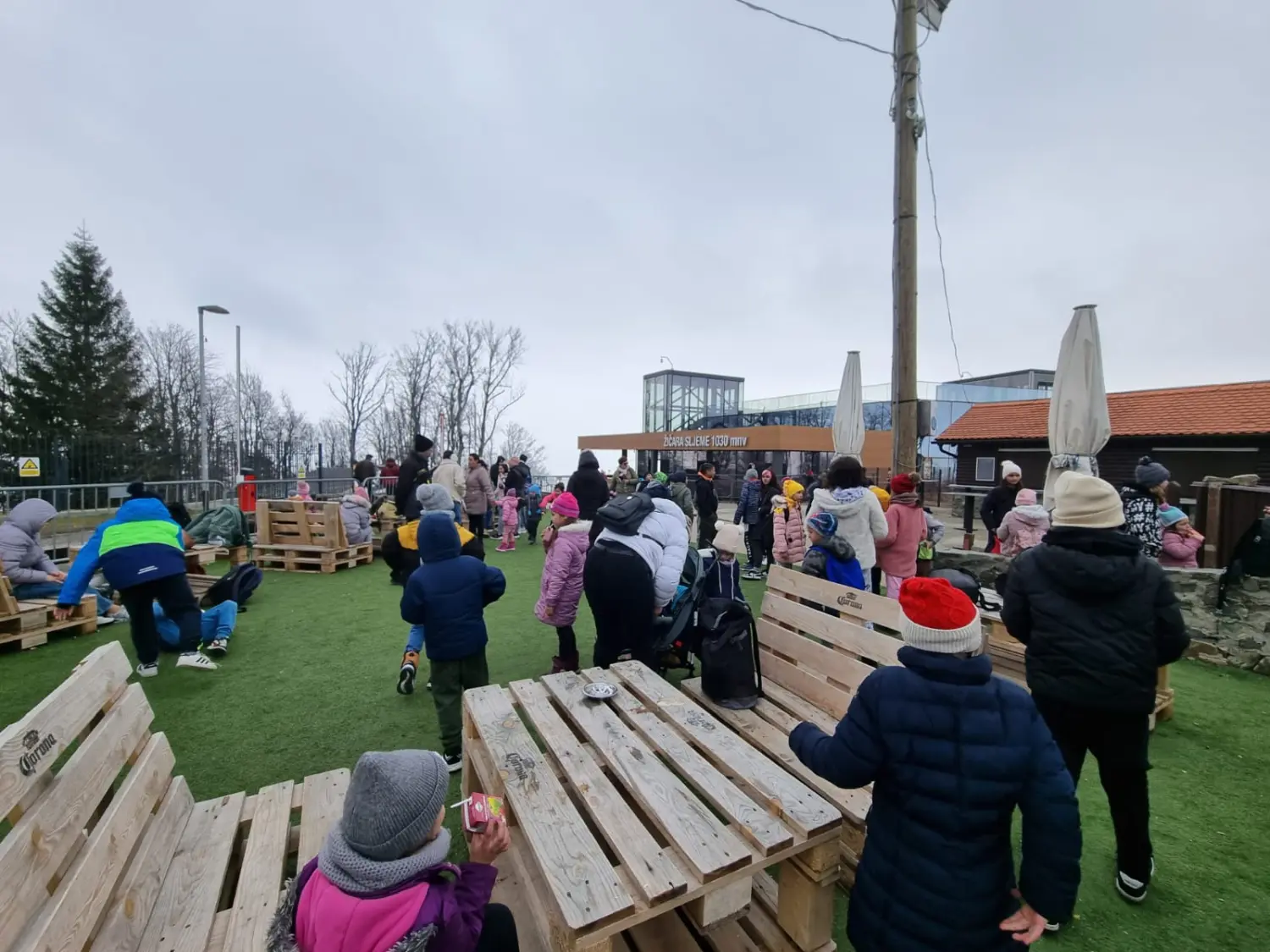 e1a16f44-abb8-450b-b6d9-1018f6fd3760 e1a16f44-abb8-450b-b6d9-1018f6fd3760