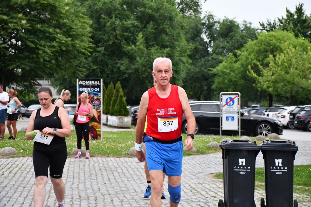 POGLEDAJTE TKO JE SVE TRČAO Veliki broj trkača na ‘Čakovečkom noćnom ceneru’