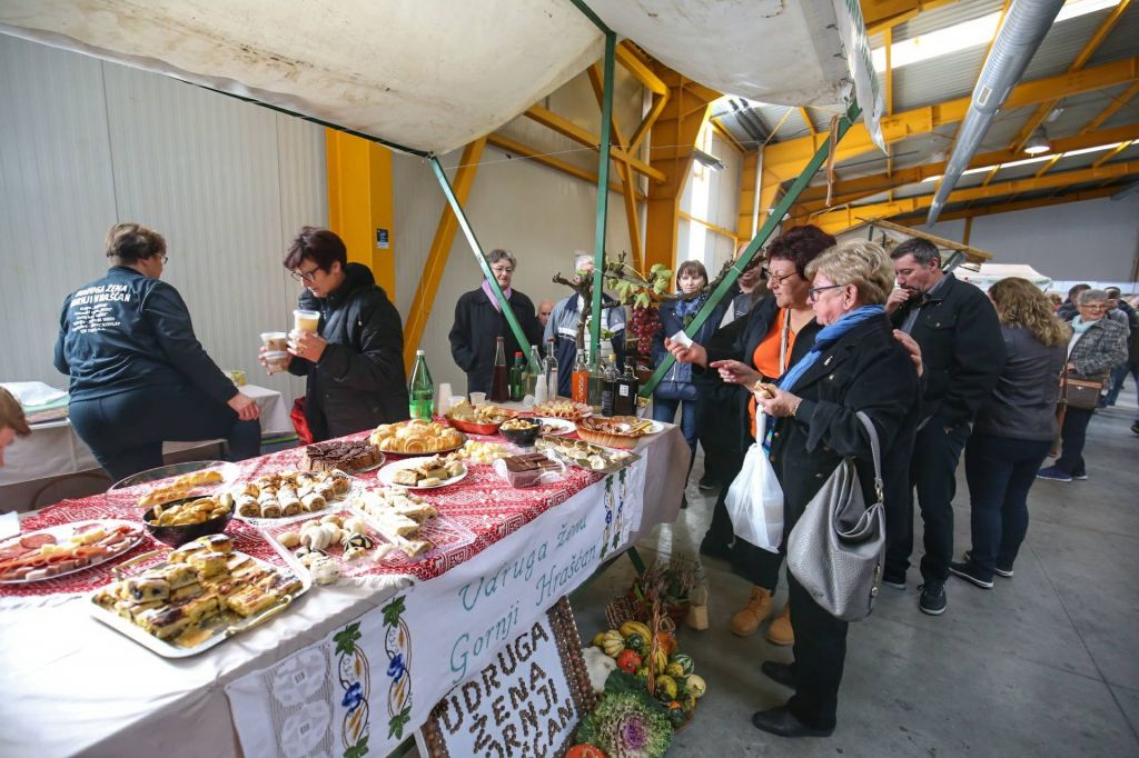 2348469210213458849162605179779