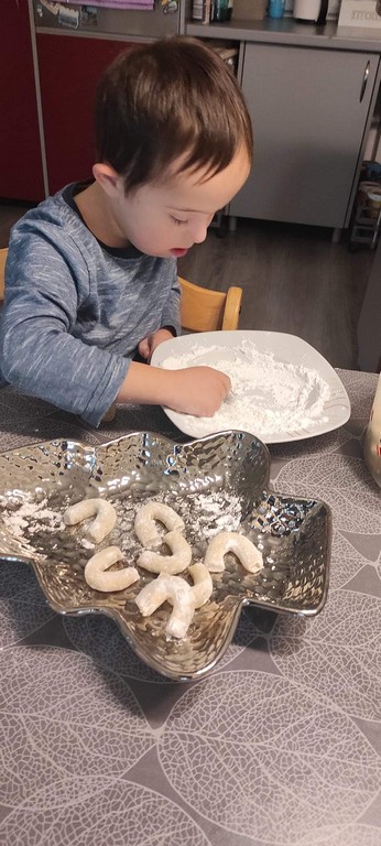 UPOZNAJTE ZRINA Veselog i vedrog dječaka koji osvaja svojim zaraznim osmijehom