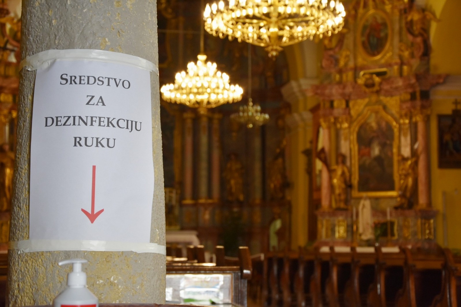 FOTO Prva nedjelja s vjernicima na misi u Međimurju: Distanca od 2 metra, dezinfekcija…