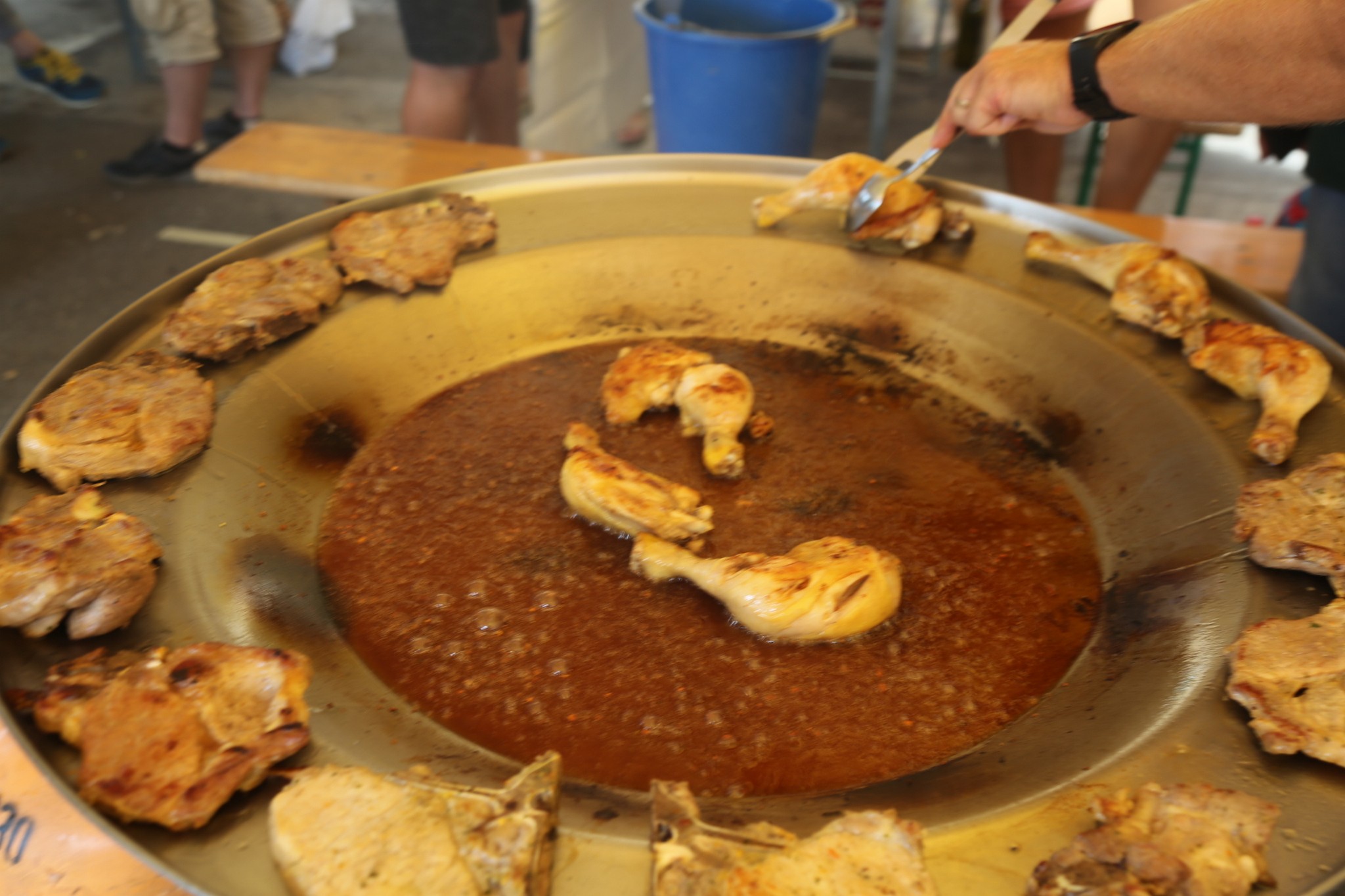 Miris ‘grofovske kotlovine’ u subotu se širio Pribislavcem