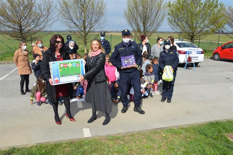 Mališani iz Kuršanca s policijom u edukativnoj akciji