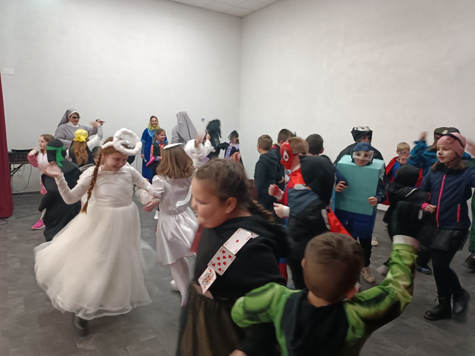 Maškarada u Gardinovcu uz mimohod po mjestu i ples maski