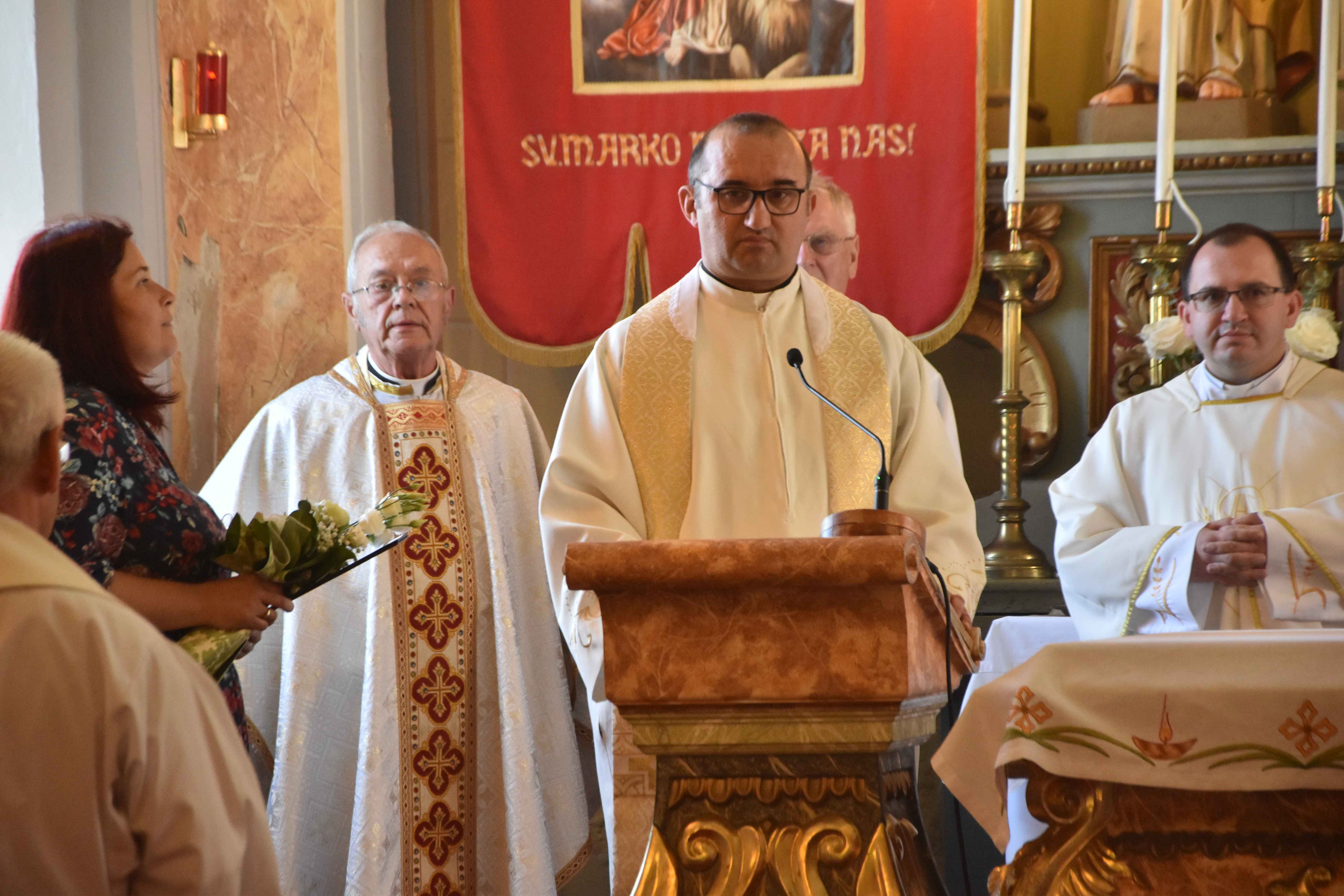 FOTO Selnica: Velečasni Josip Horvat obilježio Zlatnu svetu misu- 50 godina svećeništva FOTO Selnica: Velečasni Josip Horvat obilježio Zlatnu svetu misu- 50 godina svećeništva