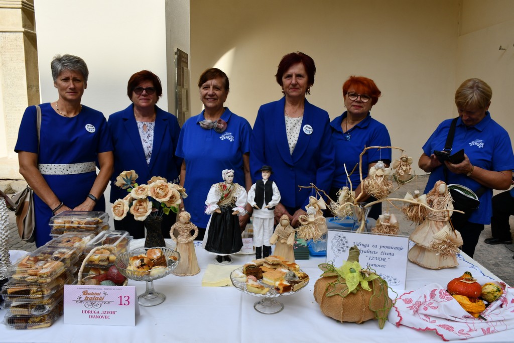 ‘BAKINI KOLAČI’ Najbolji kolač s jabukama pripremila je Natalija Munđar iz Križovca