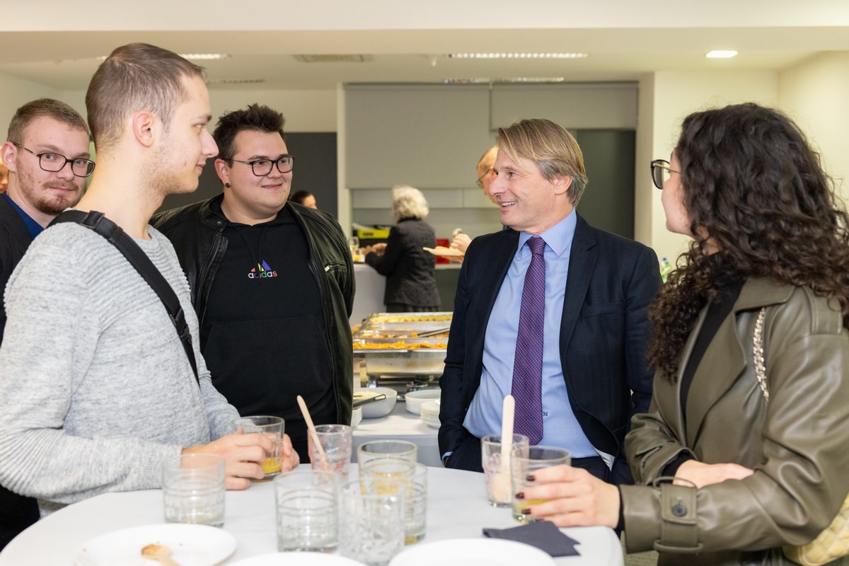 VRIJEDNI STUDENTI I u ovoj akademskoj godini Zaklada Mikec stipendira 47 uspješnih studenata