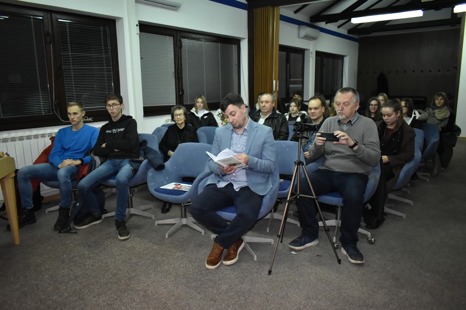 Održana promocija knjige eseja ‘Ni pet ni šest nego 11 štosnih ogleda’ Miljenka Muršića Održana promocija knjige eseja ‘Ni pet ni šest nego 11 štosnih ogleda’ Miljenka Muršića