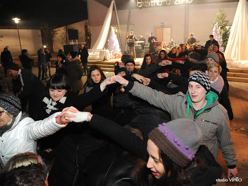 330114072dsc0615267997