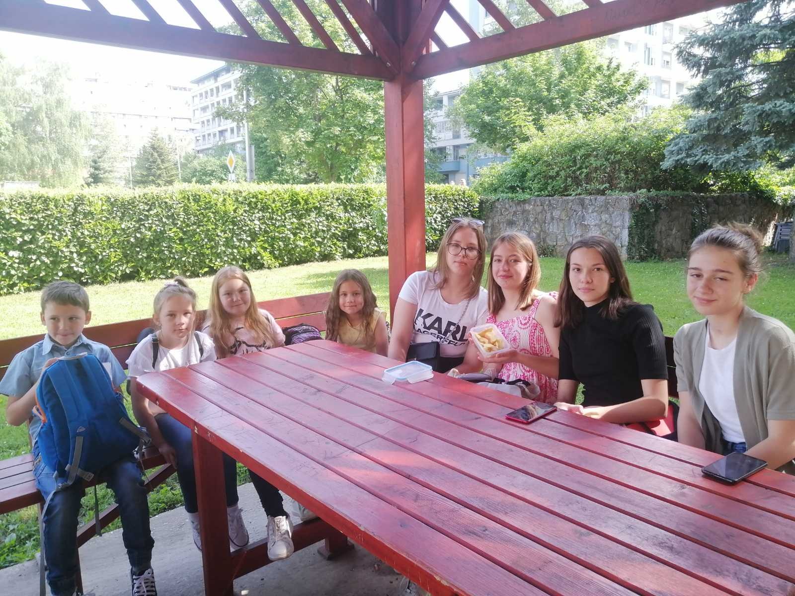 FOTO Izvrsni promotori Međimurske županije na državnoj smotri iz područja Građanskog odgoja i obrazovnja i međupredmetnih tema FOTO Izvrsni promotori Međimurske županije na državnoj smotri iz područja Građanskog odgoja i obrazovnja i međupredmetnih tema