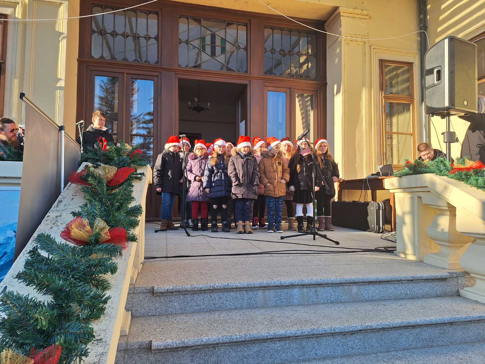 FOTO/VIDEO Pogledajte blagdansku atmosferu Božićnog sajma u Donjoj Dubravi