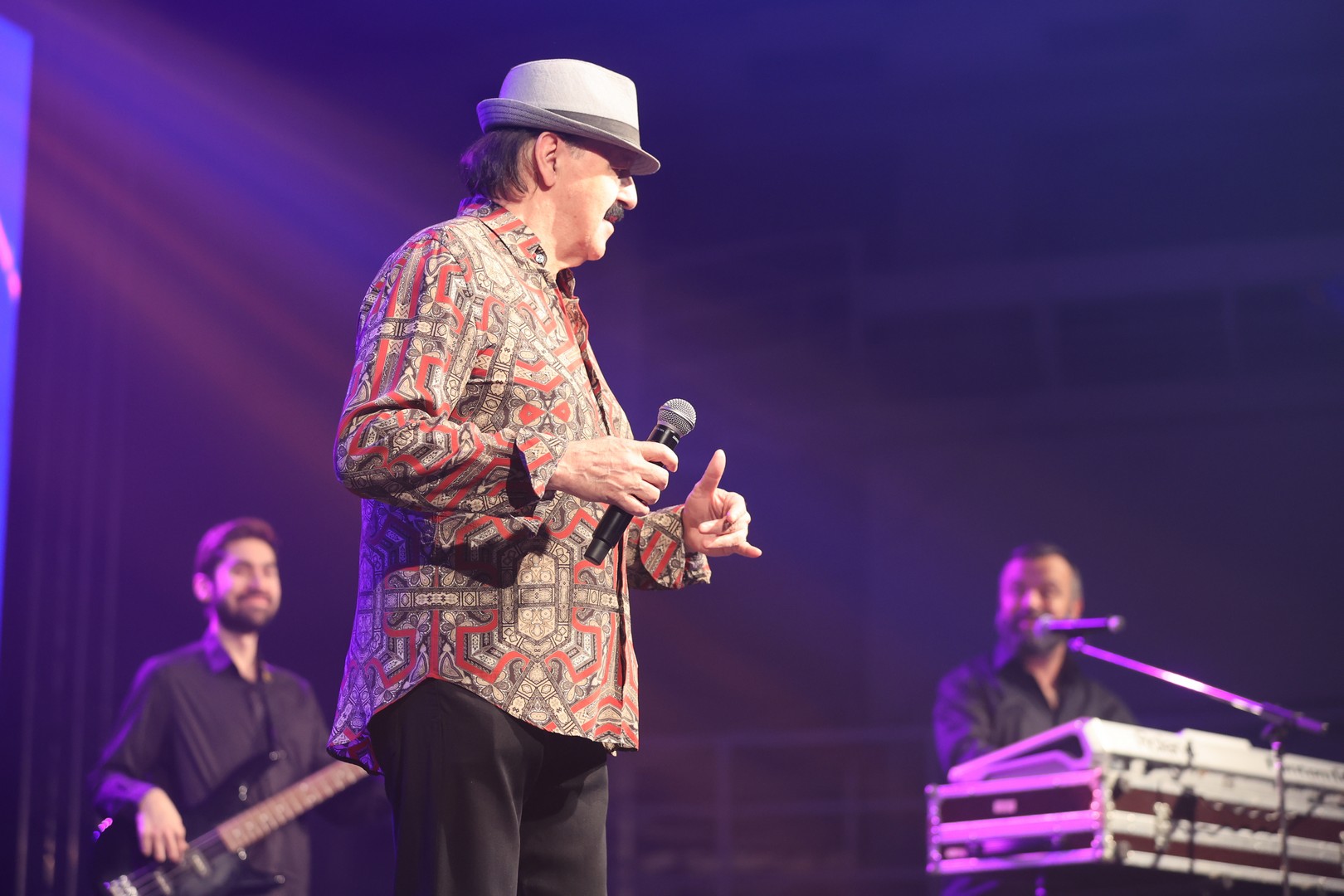 KONCERT U ČAKOVCU Haris Džinović svojim hitovima rasplesao i raspjevao publiku