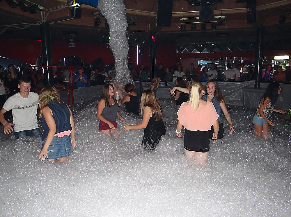 slika0004267300 Pjena party u Šampionu (Subota, 16.8.2014.)