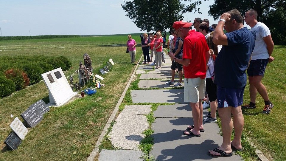 1352452810426416191060442277719