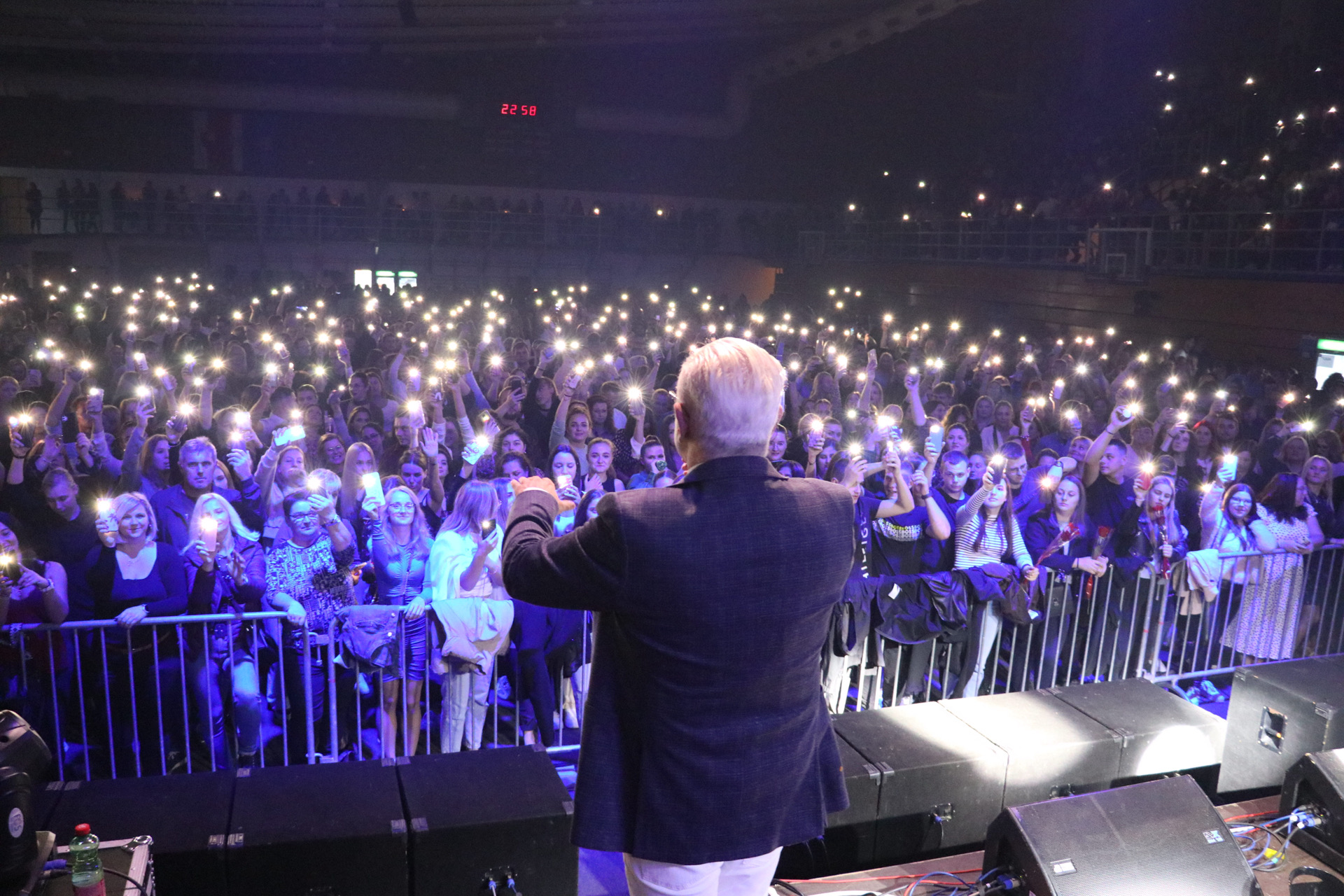 FOTO Željko Samardžić zagrijao Čakovec na jesenskom koncertu u punoj GOC dvorani