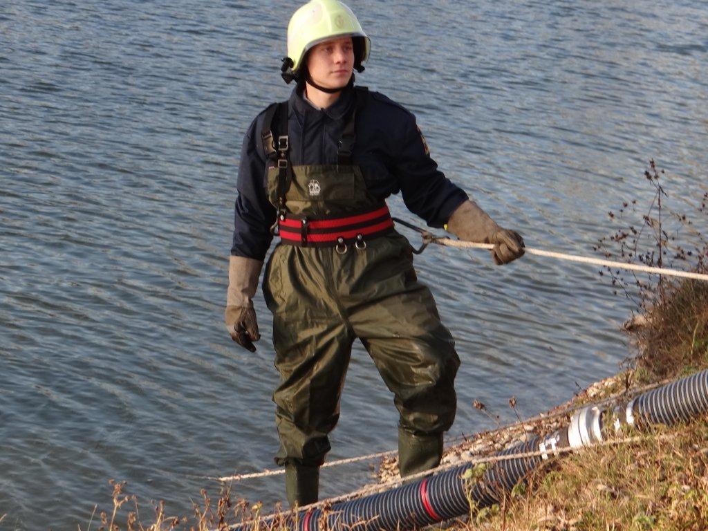 Vatrogasna vježba na obali Mičigen jezera