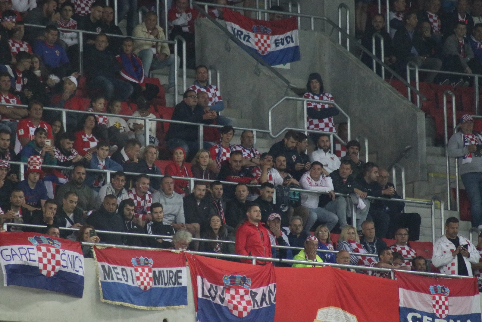 Image 3833595 (auto) Image 3833595 (auto)