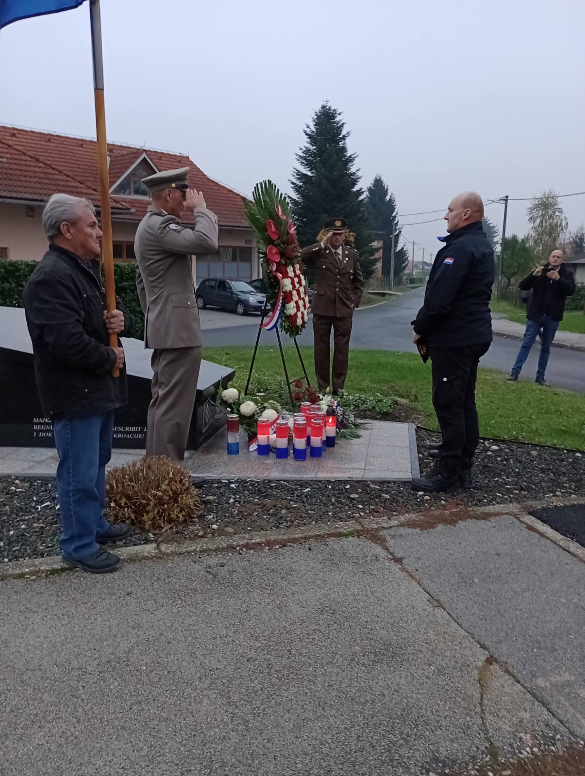 FOTO U Selnici odana počast poginulim hrvatskim braniteljima