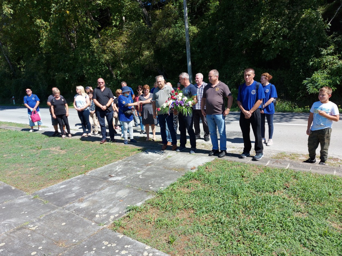 FOTO Društvo ‘Veteran’ povodom Oluje obišlo donje Pounje gdje je ratovalo prije 26 godina