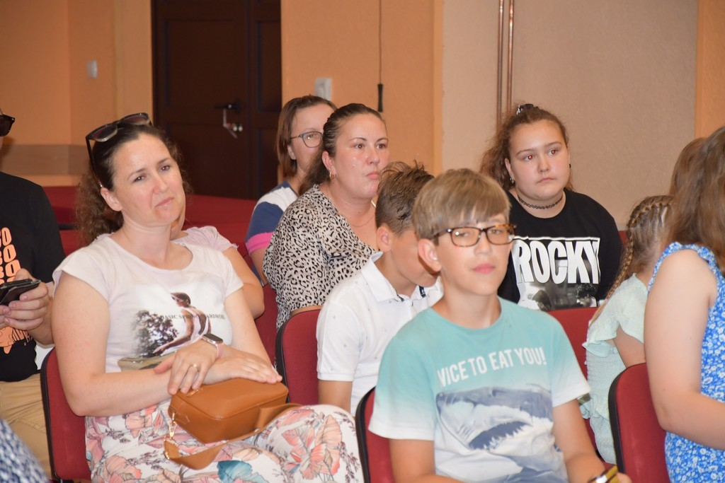 PRIJEM UČENIKA Učenici Osnovne škole Belica, sudionici županijskih i državnih natjecanja, na prijemu kod načelnika Taradija PRIJEM UČENIKA Učenici Osnovne škole Belica, sudionici županijskih i državnih natjecanja, na prijemu kod načelnika Taradija