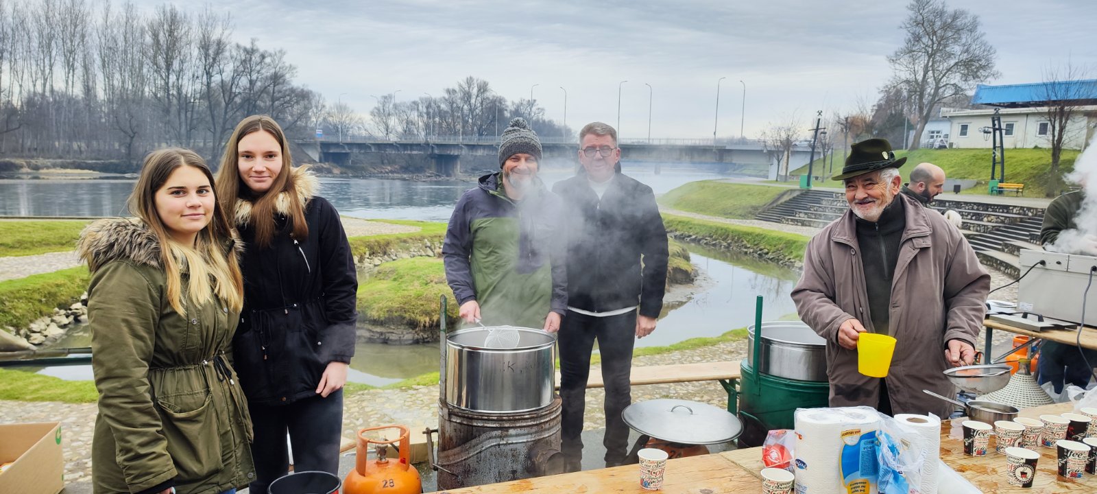 Nastavljena tradicija: Podjela prženih ribica na Badnje jutro na Šetnici svete Barbare