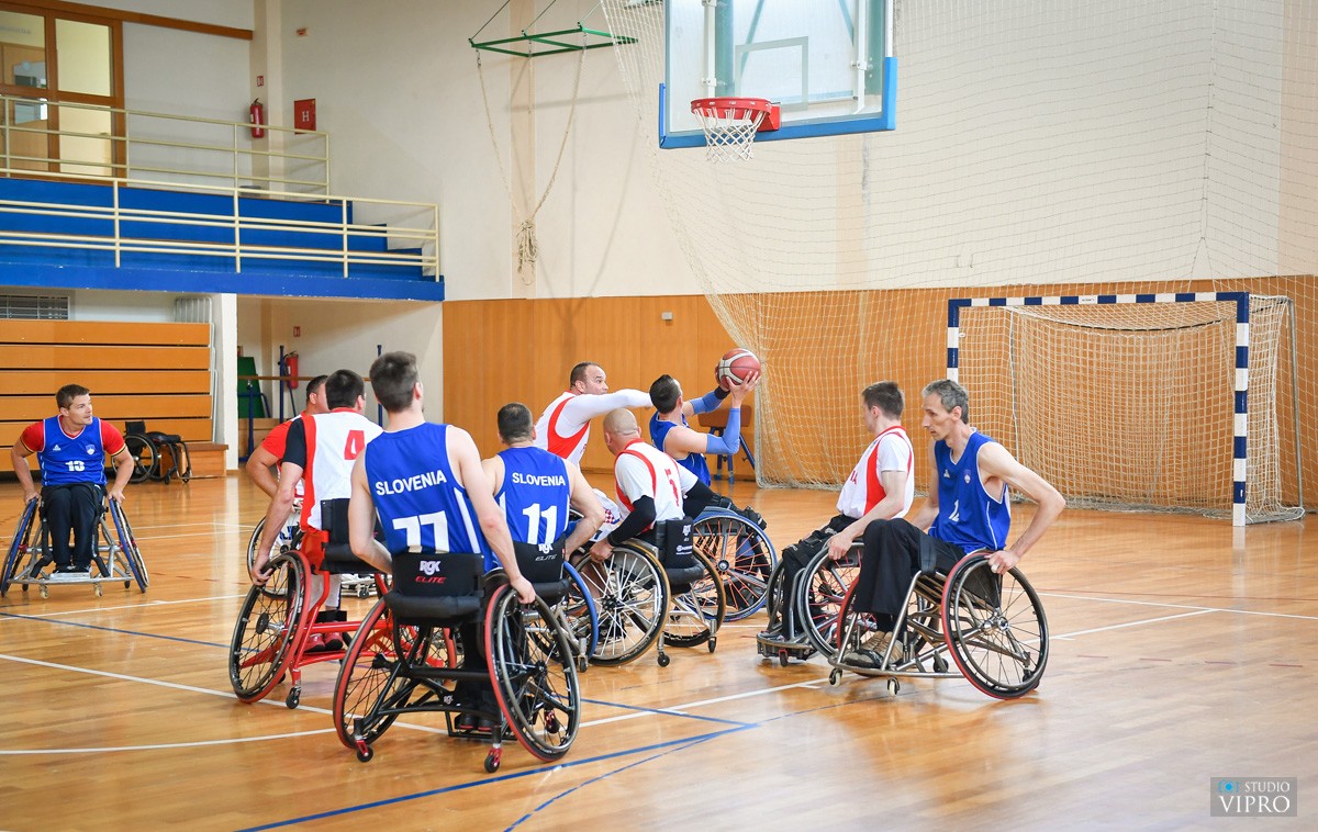 Košarkaši u kolicima