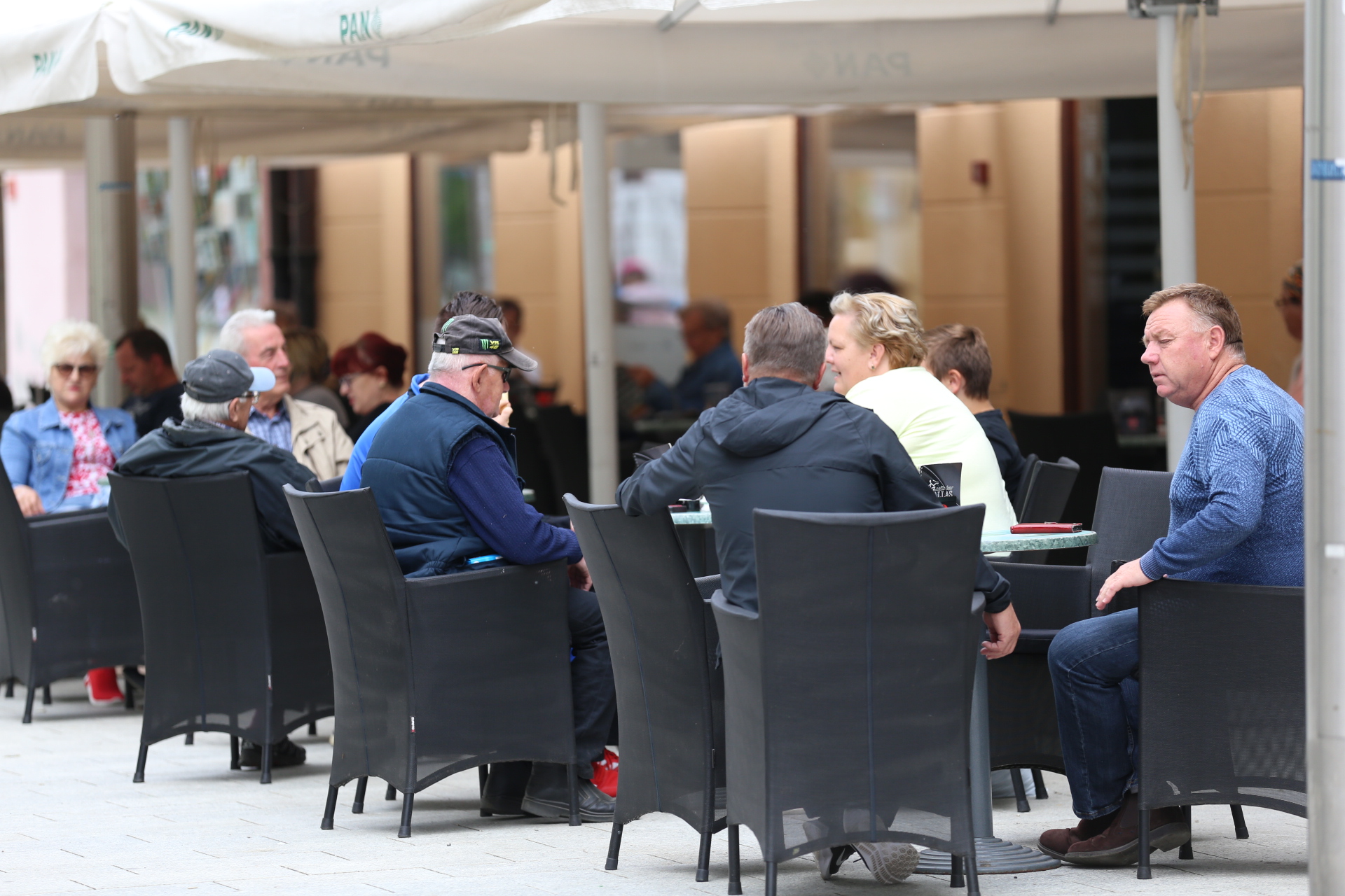 U Čakovcu ponovno otvoreni kafići – ispijanje kave u centru grada