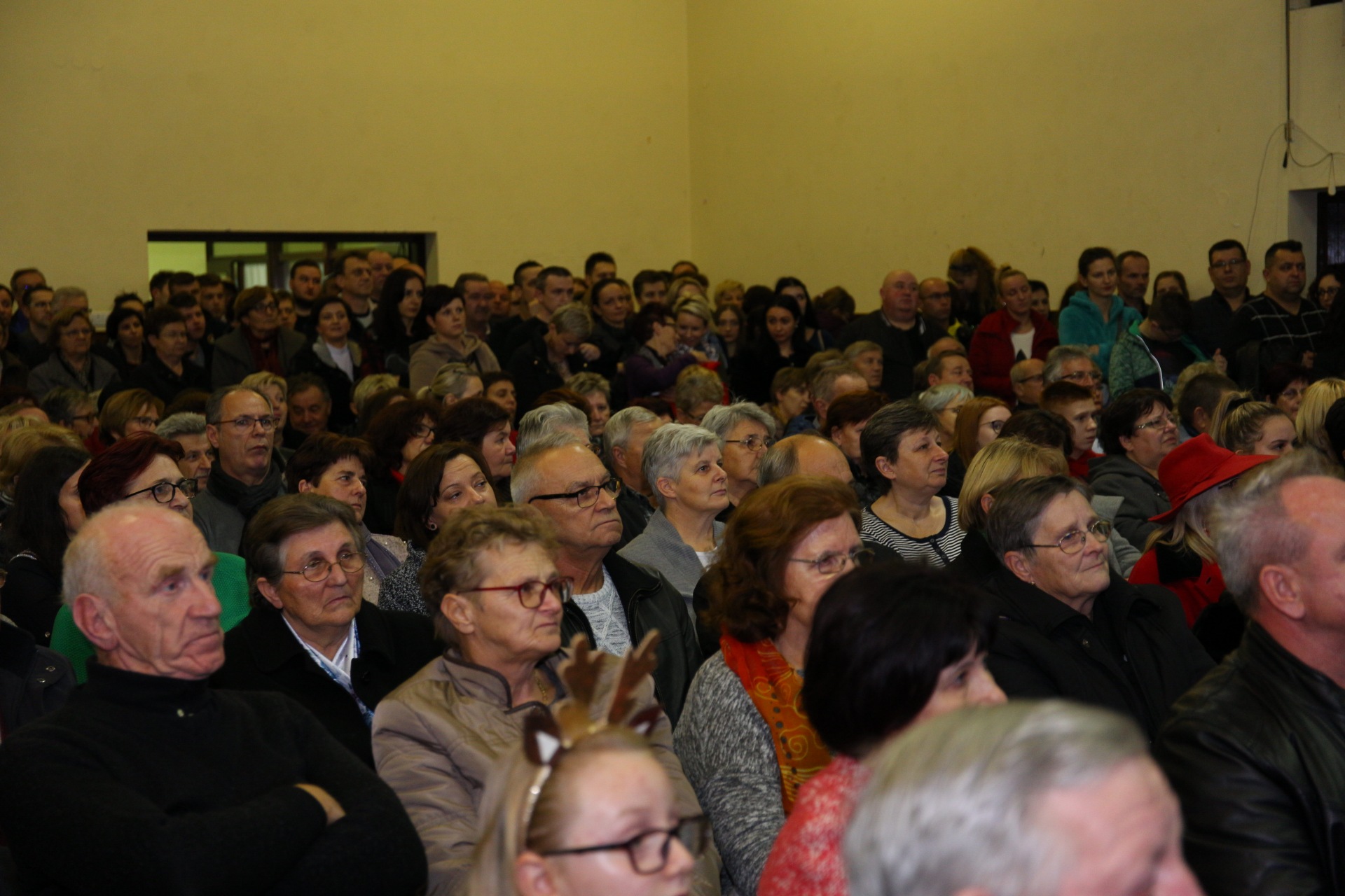 MEĐIMURCI POKAZALI VELIKO SRCE Humanitarni koncert u Mačkovcu za obitelj Colarić