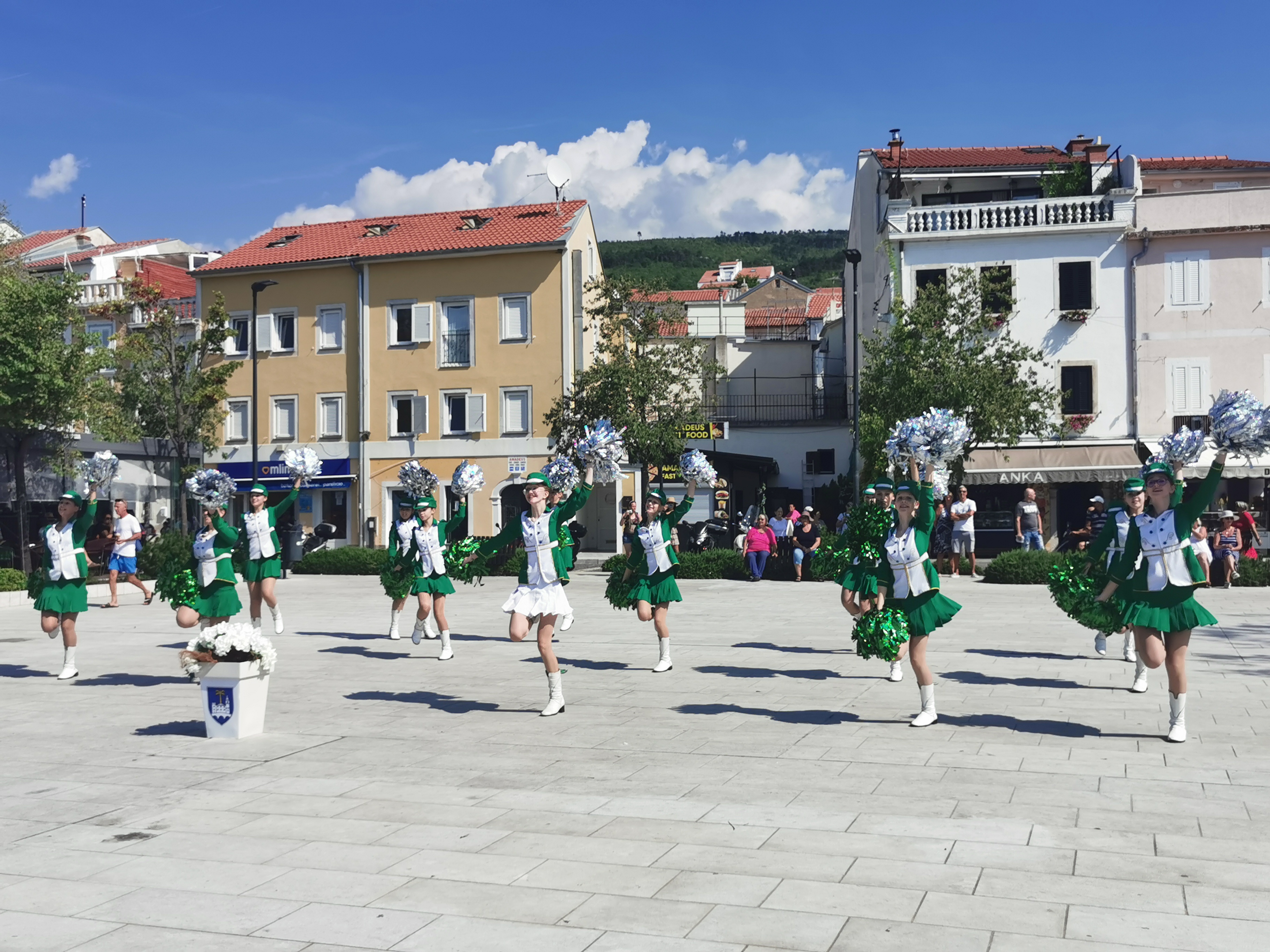 FOTO Mažoretkinje Nedelišća održale pravu malu turneju po Hrvatskoj