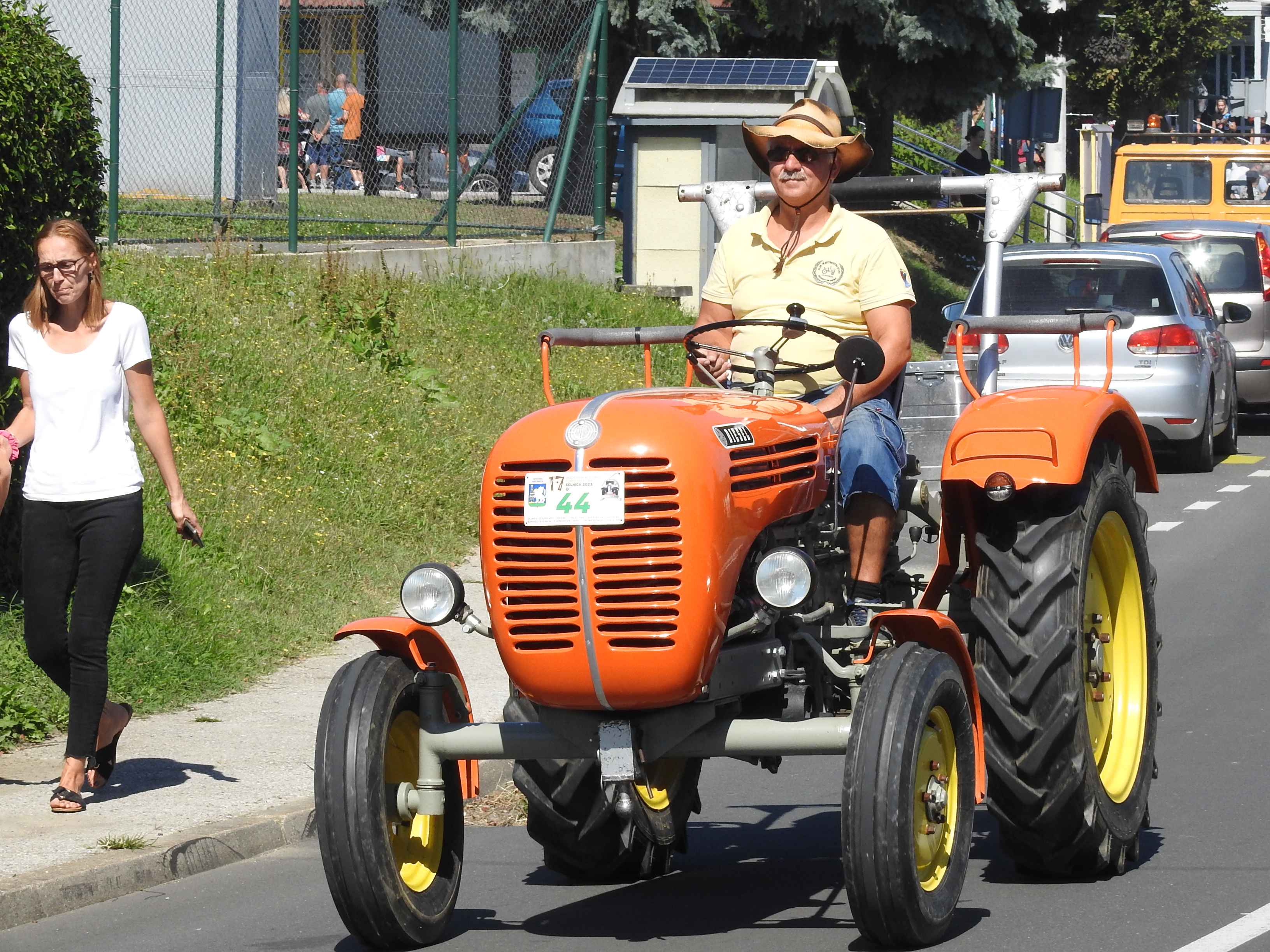 SELNICA Pogledajte kako je bilo na 17. susretu starih traktora