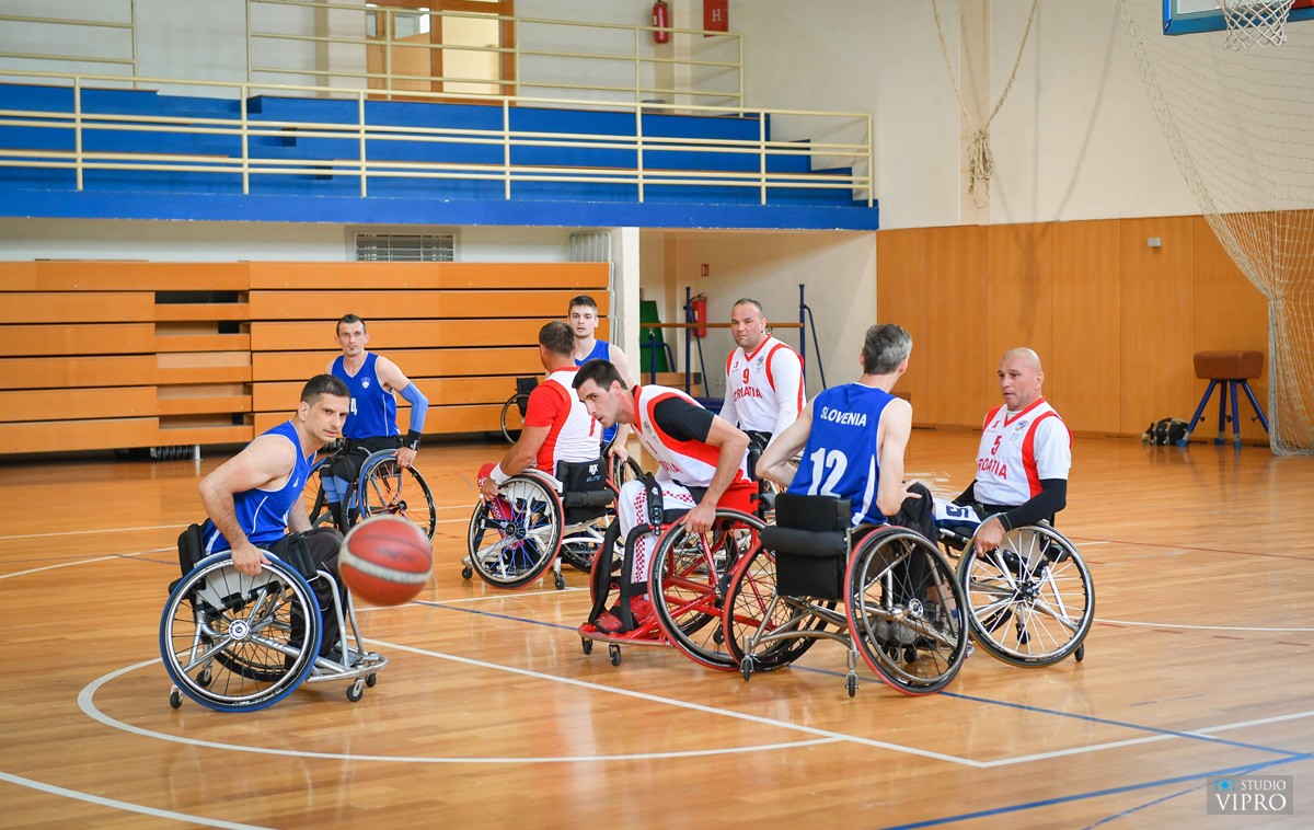 Košarkaši u kolicima