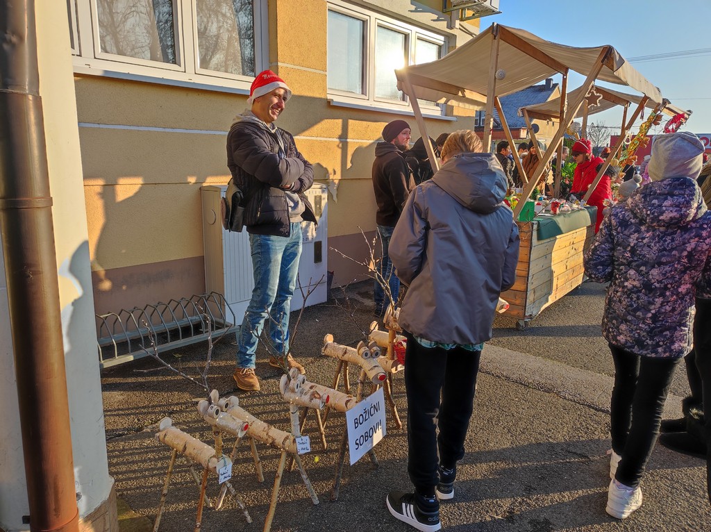 Prvi Božićni sajam u Pribislavcu naišao na odličan odaziv