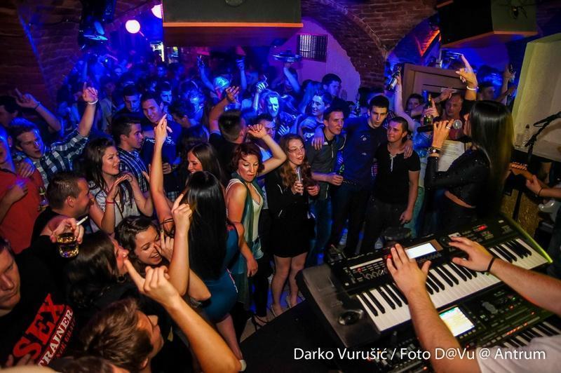 slika00022 Antrum (Subota, 28.6.2014. – Sandra Afrika)