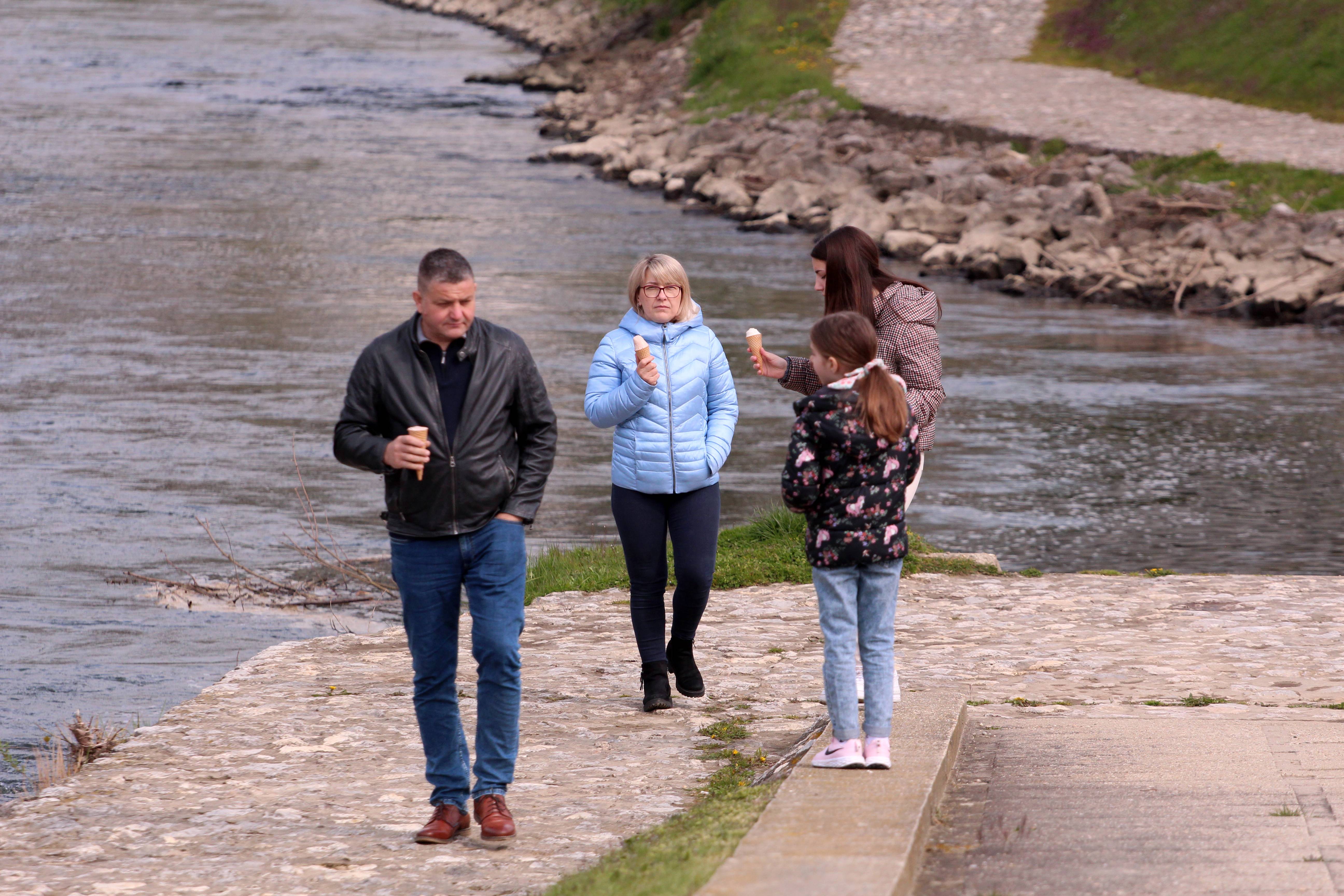 KLIKOM UZ MURU Poslije blagdanskog ručka treba i prošetati