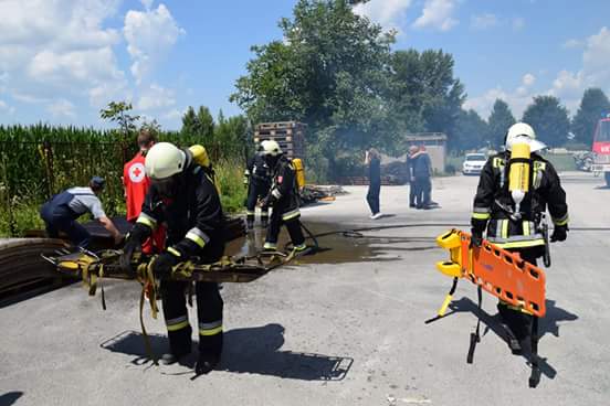 Vatrogasna vježba u tvrtki Kerbek u Donjem Kraljevcu