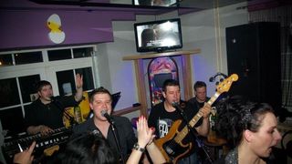 slika0052 Locco (Subota, 9.3.2013 – Fortuna band)