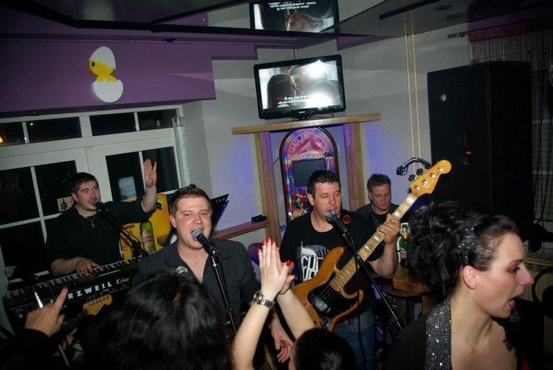 slika0052 Locco (Subota, 9.3.2013 – Fortuna band)